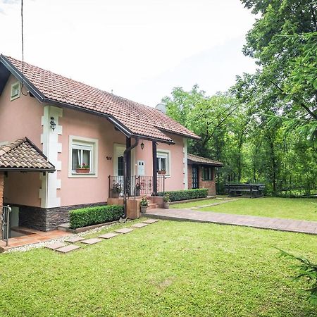 Nika Hotel Čatrnja Buitenkant foto