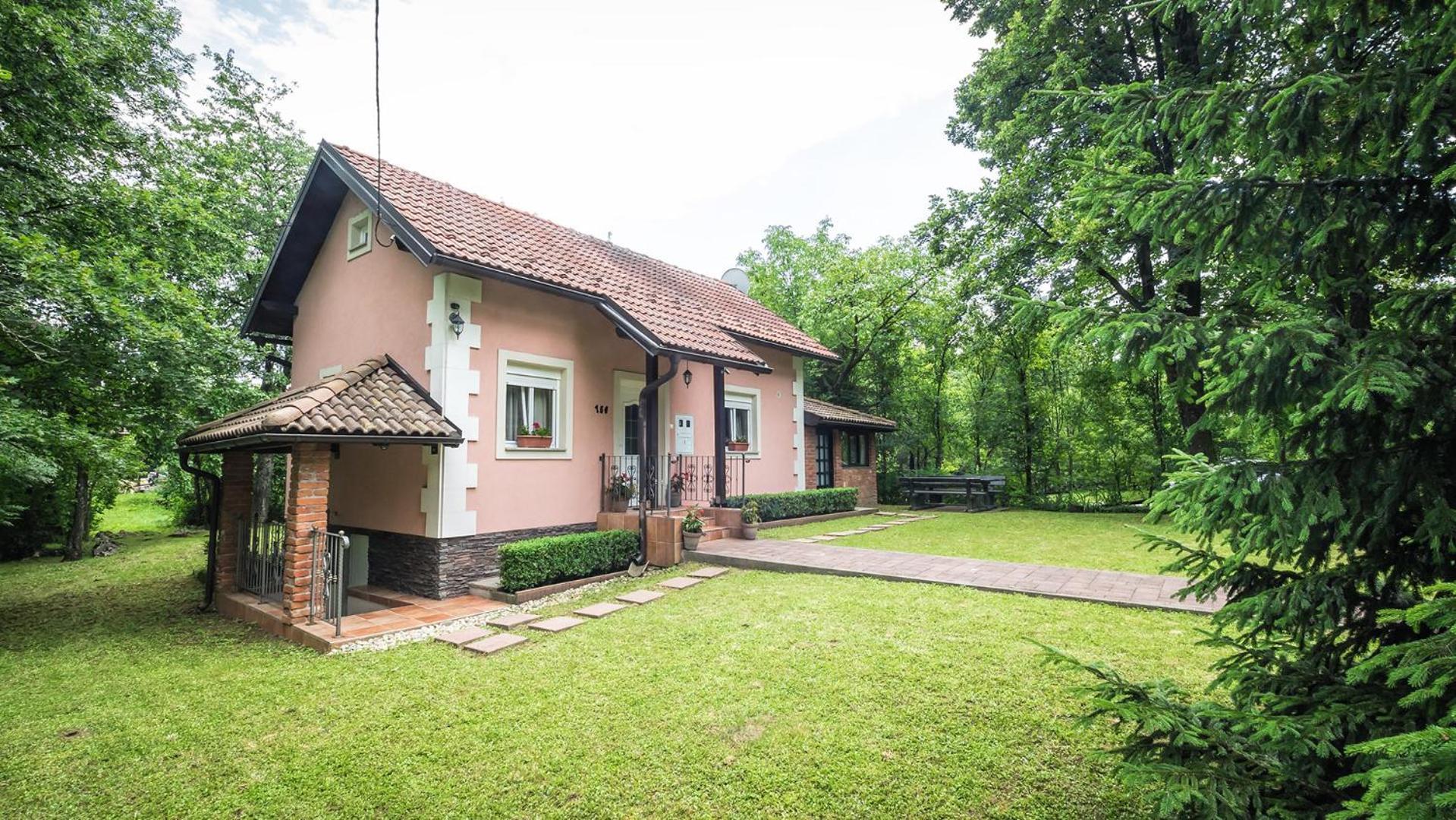 Nika Hotel Čatrnja Buitenkant foto