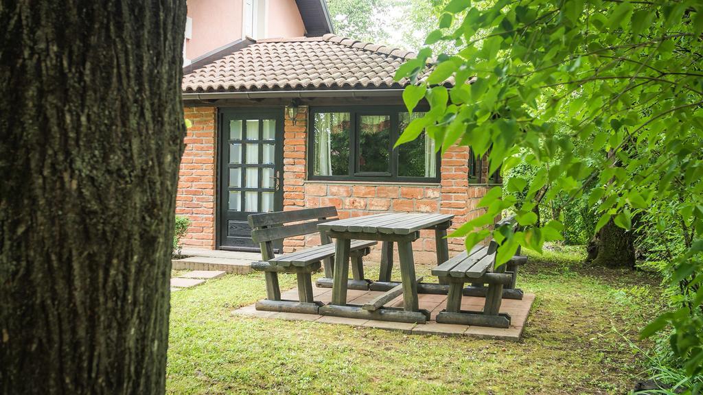 Nika Hotel Čatrnja Buitenkant foto