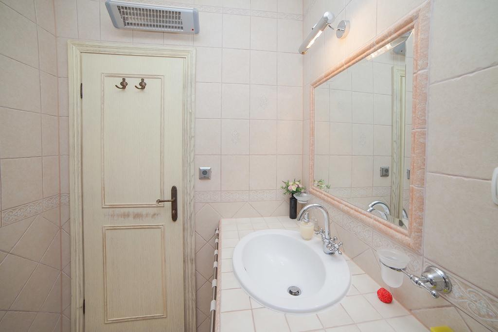 Nika Hotel Čatrnja Buitenkant foto