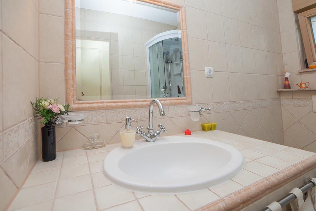 Nika Hotel Čatrnja Buitenkant foto